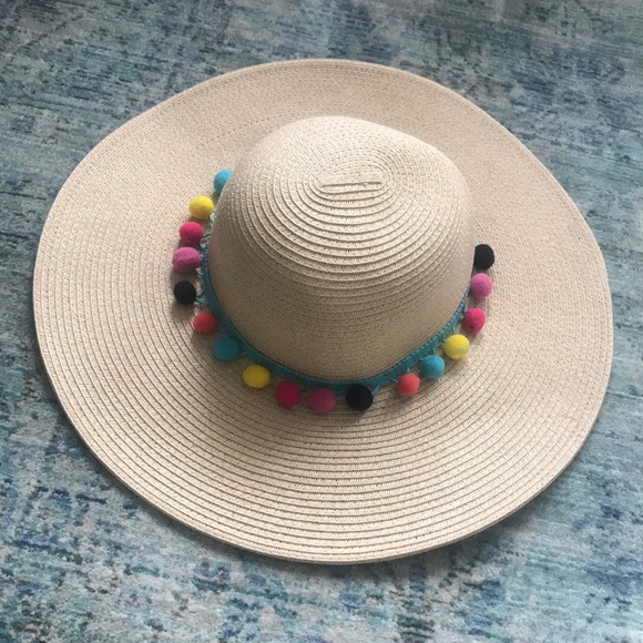 Pom Pom Sun Hat - Picture 1 of 4